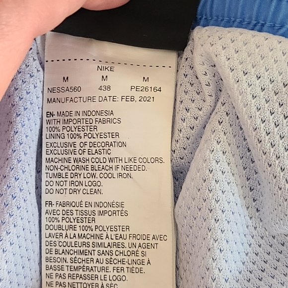 Nike Men's Volley Shorts in Great Condition - Picture 4 of 4